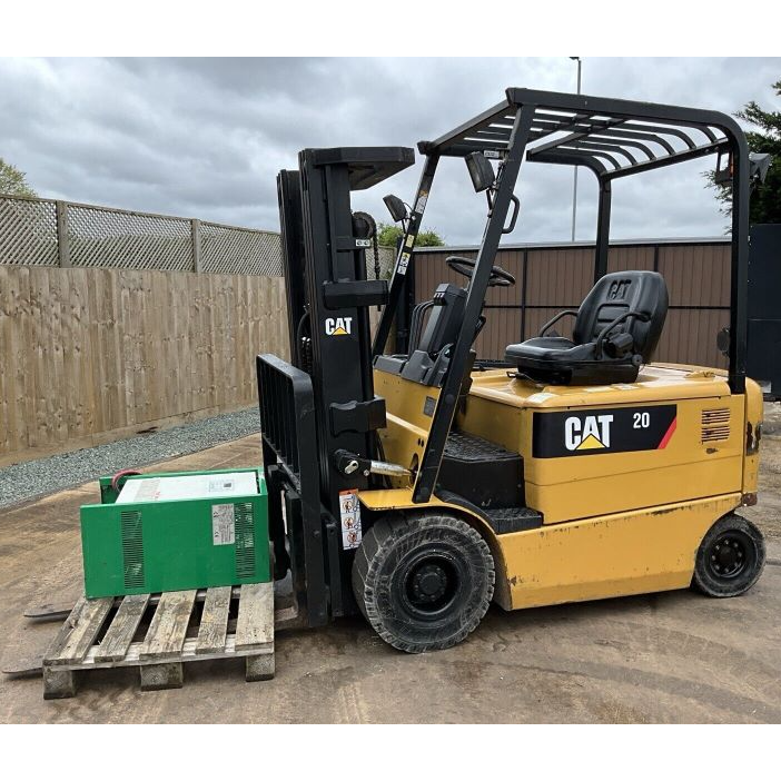 2013 CAT 20 EP20K ELECTRIC BATTERY FORKLIFT TRUCK - CONTAINER SPEC - 2249 HOURS